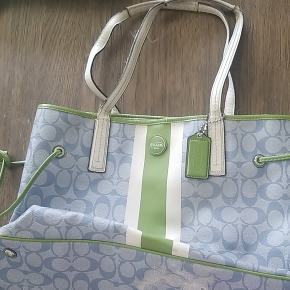 Coach Handbags - EUC Oversized Coach bag handbag blue green